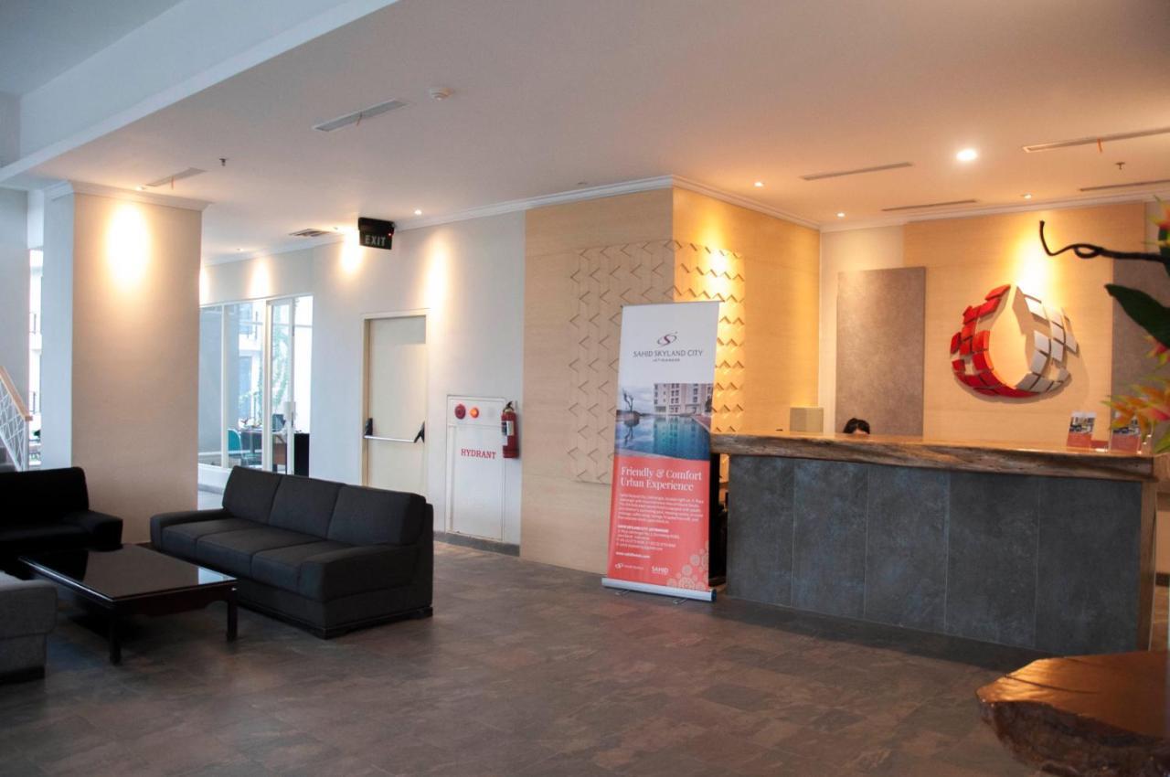 Skyland City Hotel Jatinangor Cilimus Exterior foto